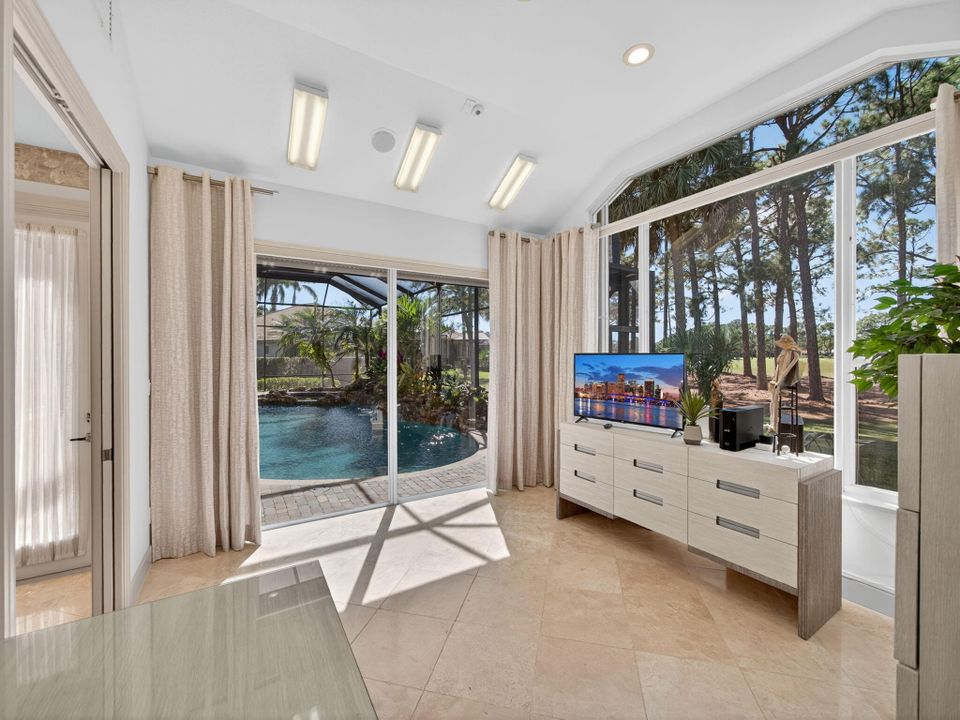 En Venta: $995,000 (3 camas, 3 baños, 3048 Pies cuadrados)