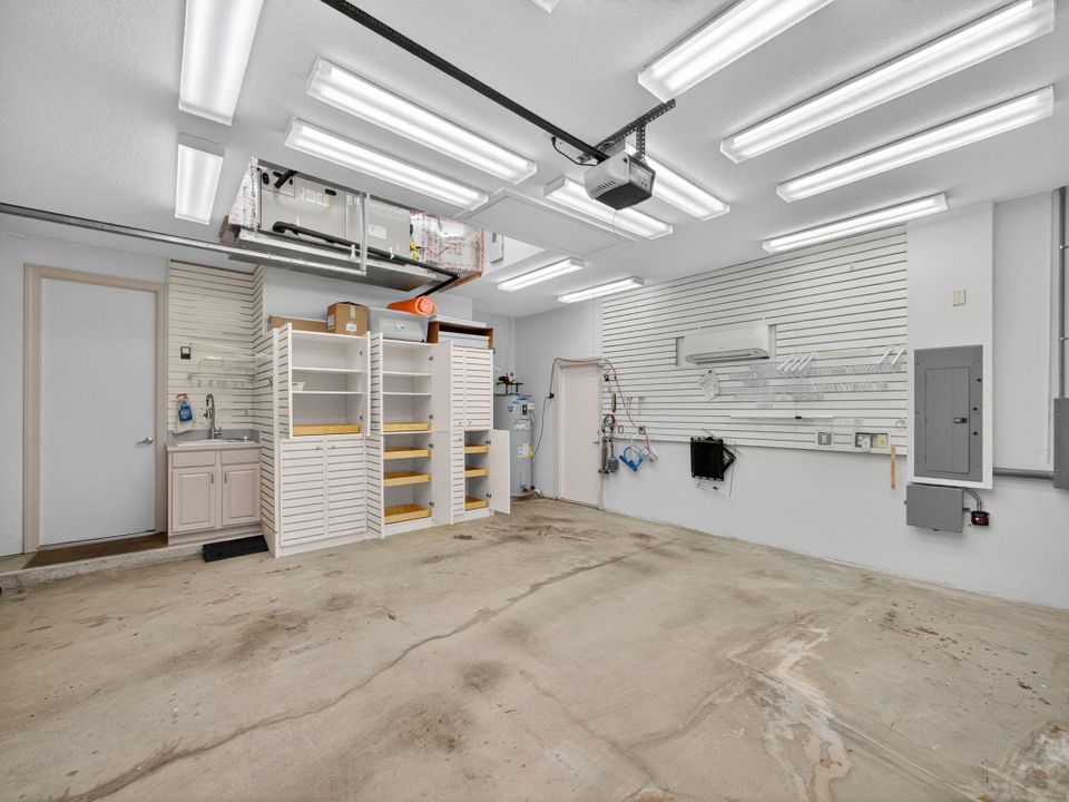 En Venta: $995,000 (3 camas, 3 baños, 3048 Pies cuadrados)