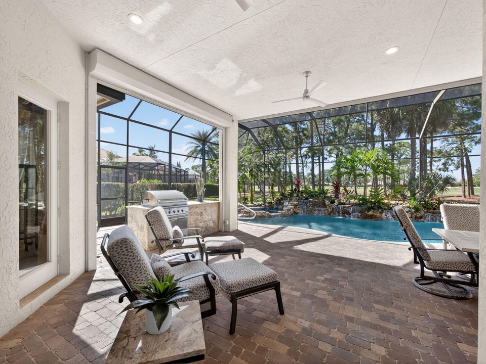 En Venta: $995,000 (3 camas, 3 baños, 3048 Pies cuadrados)