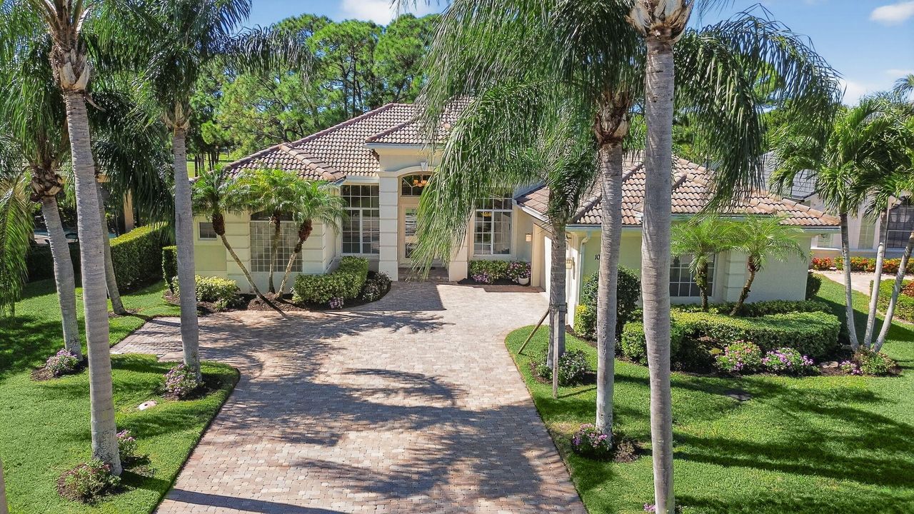 En Venta: $995,000 (3 camas, 3 baños, 3048 Pies cuadrados)