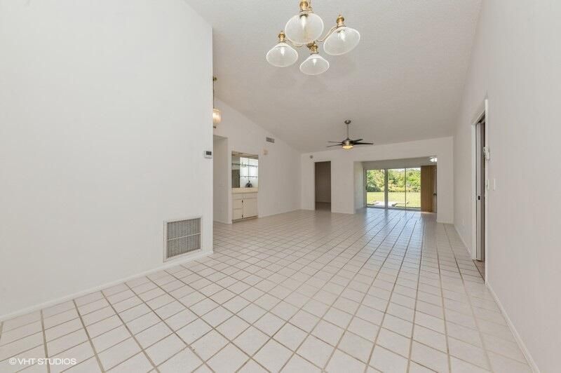 待售: $269,900 (3 贝兹, 2 浴室, 1676 平方英尺)