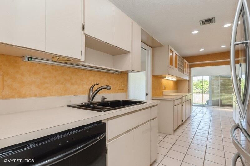 待售: $269,900 (3 贝兹, 2 浴室, 1676 平方英尺)