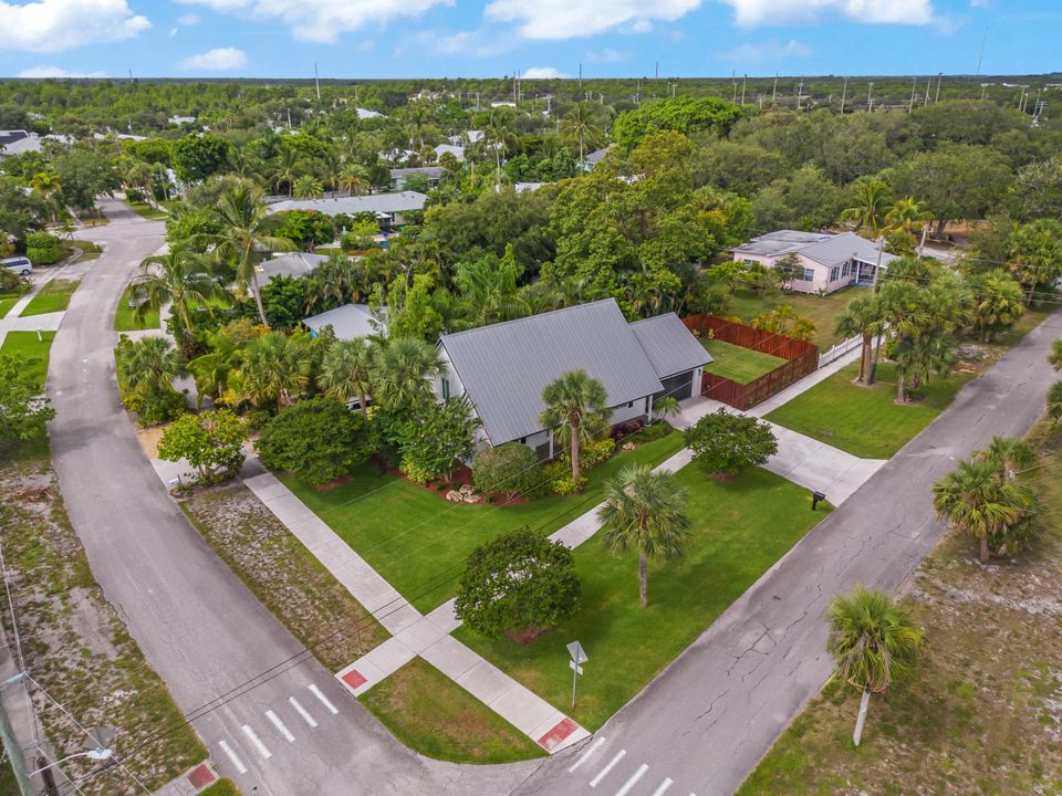 На продажу: $819,000 (3 спален, 2 ванн, 1817 Квадратных фут)