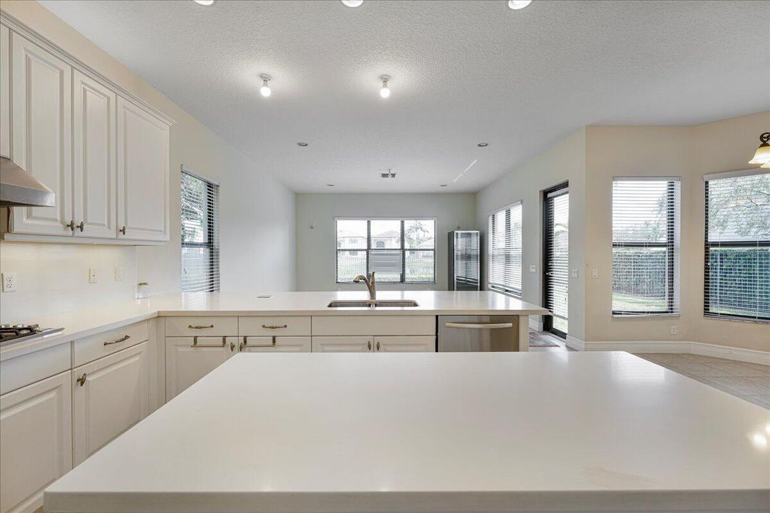 For Rent: $9,600 (4 beds, 4 baths, 3537 Square Feet)