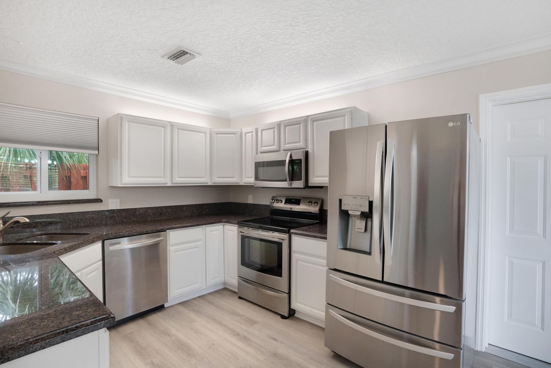 На продажу: $819,000 (3 спален, 2 ванн, 1817 Квадратных фут)