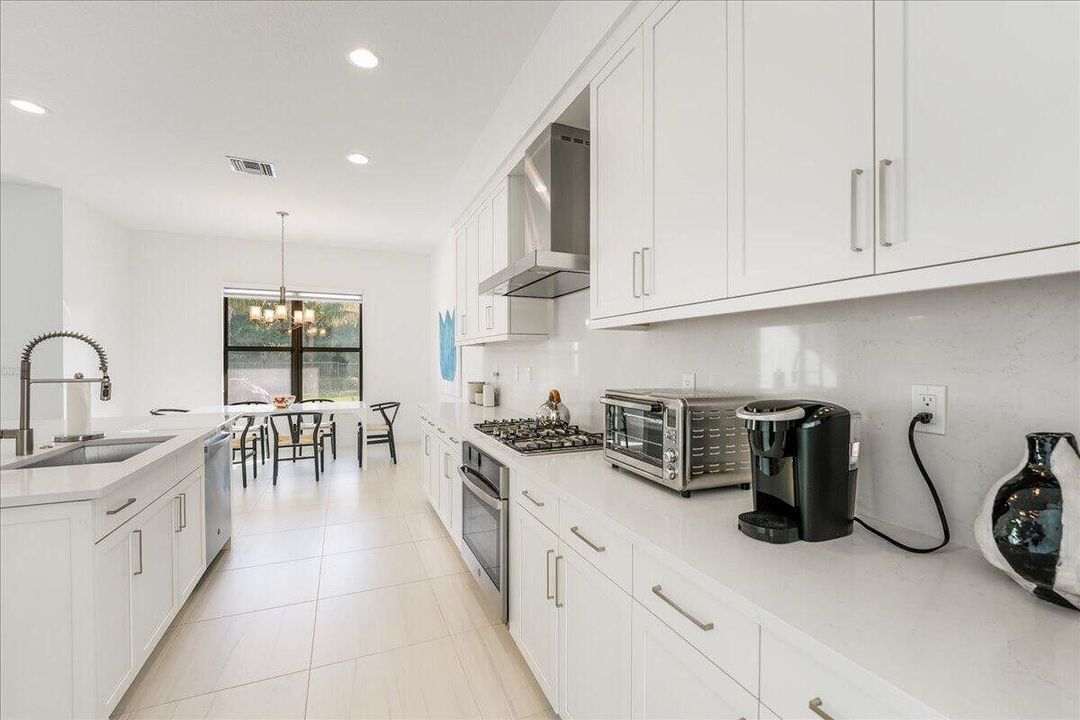 For Rent: $12,800 (5 beds, 7 baths, 4484 Square Feet)