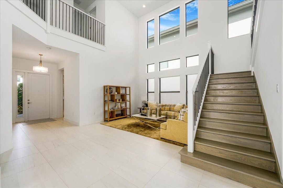 For Rent: $12,800 (5 beds, 7 baths, 4484 Square Feet)