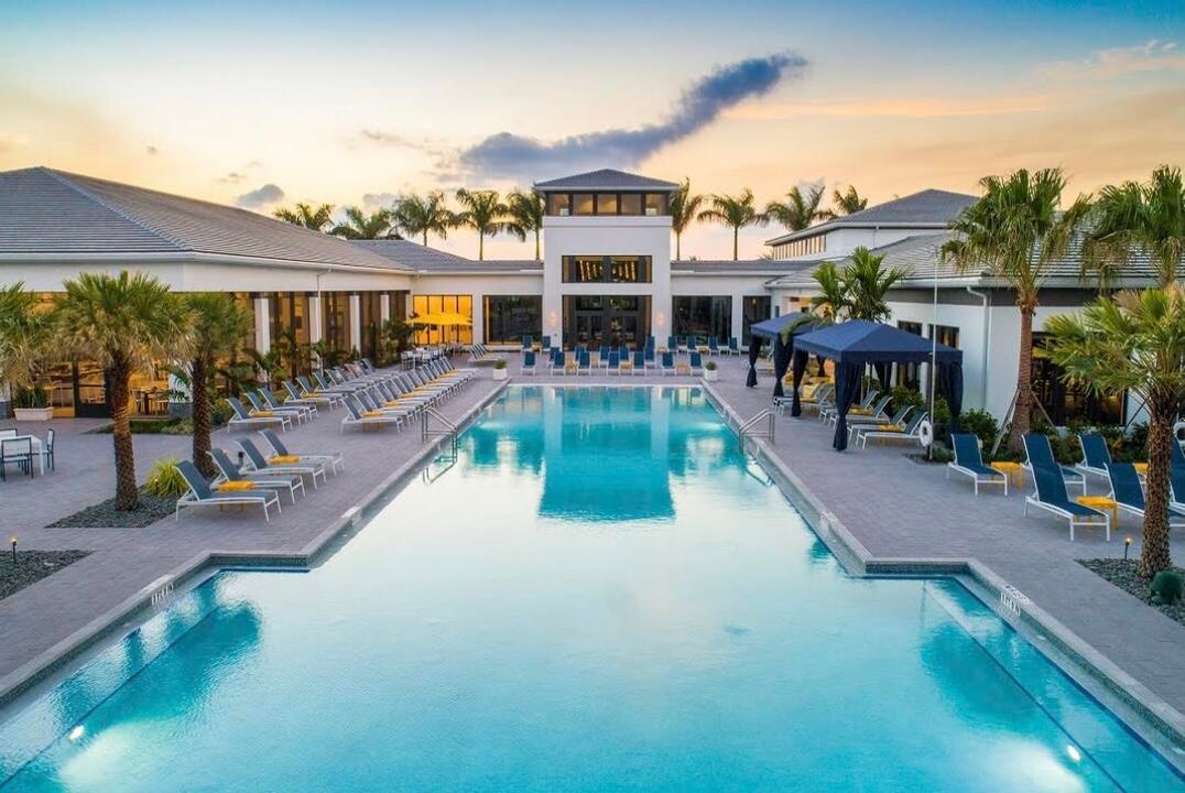 For Rent: $12,800 (5 beds, 7 baths, 4484 Square Feet)