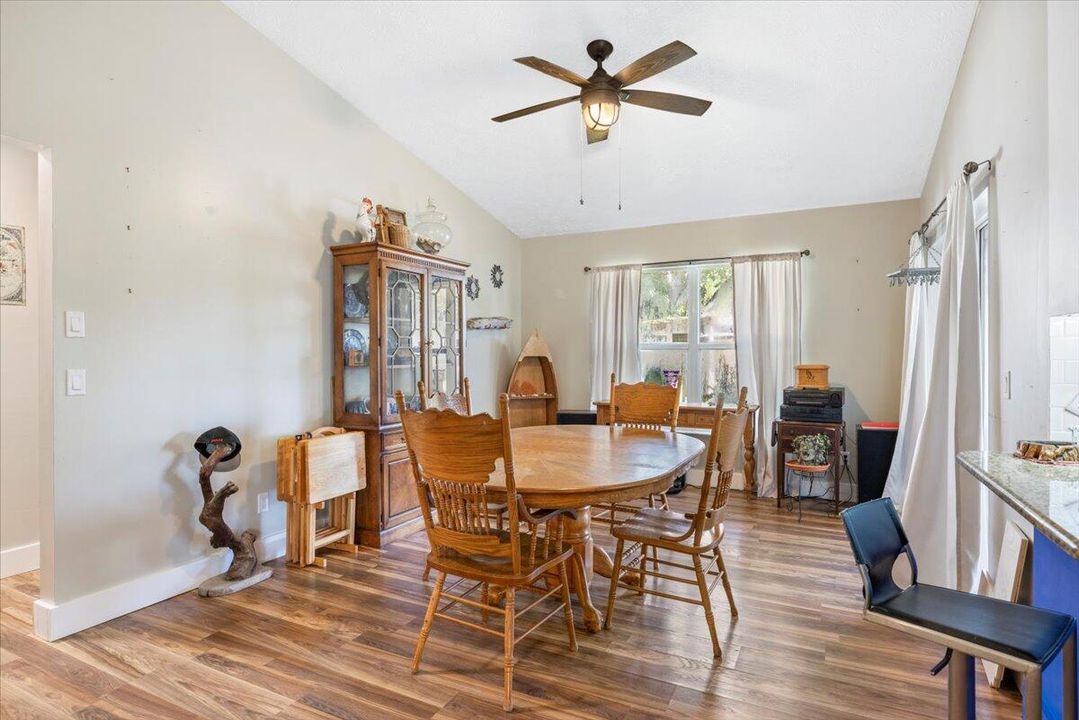 待售: $325,000 (3 贝兹, 2 浴室, 1522 平方英尺)