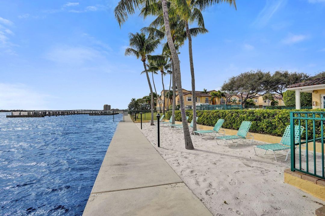 En Venta: $315,000 (2 camas, 2 baños, 1111 Pies cuadrados)