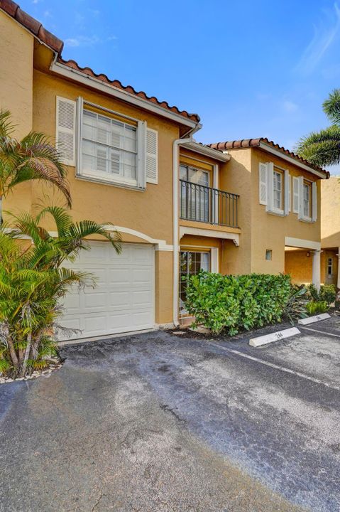 En Venta: $315,000 (2 camas, 2 baños, 1111 Pies cuadrados)