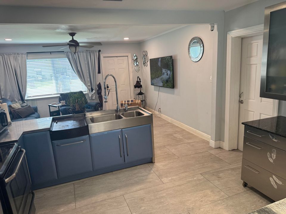 Active With Contract: $475,000 (0 beds, 0 baths, 1426 Square Feet)