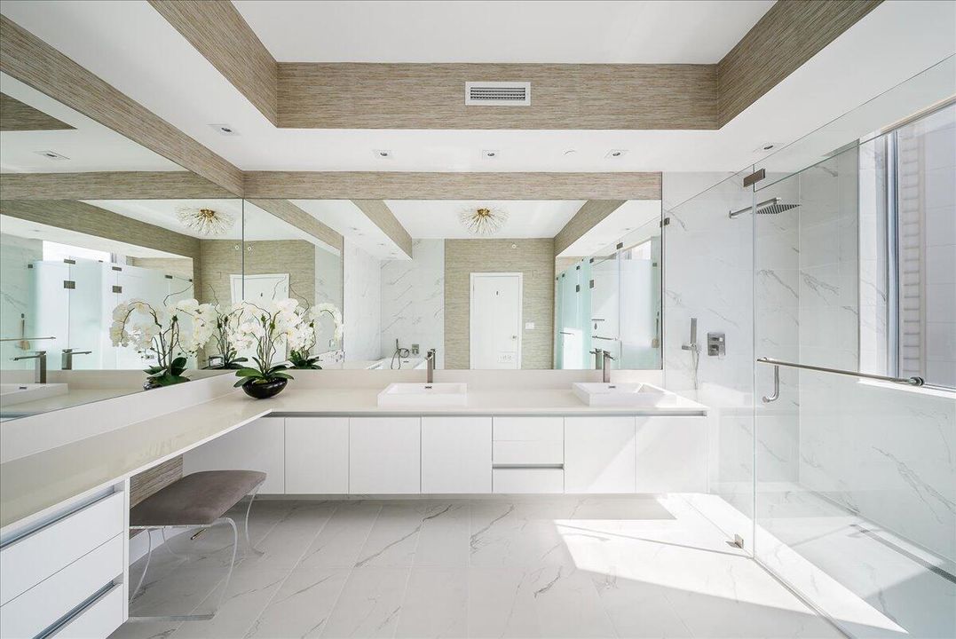 For Sale: $3,495,000 (2 beds, 2 baths, 2525 Square Feet)