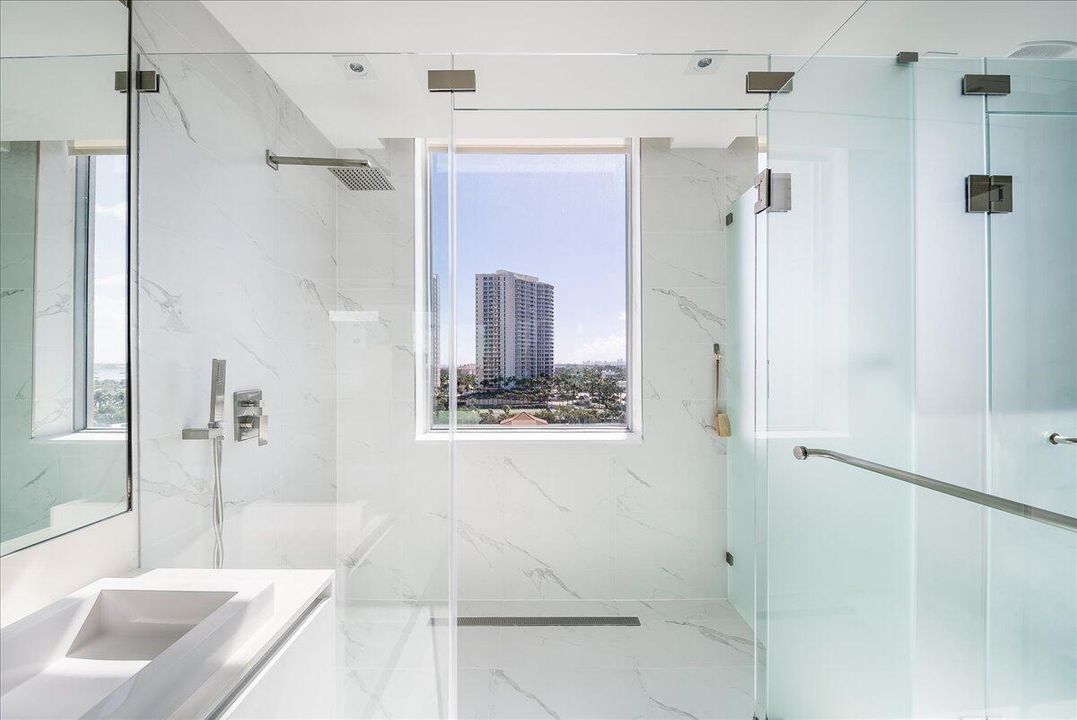 For Sale: $3,495,000 (2 beds, 2 baths, 2525 Square Feet)