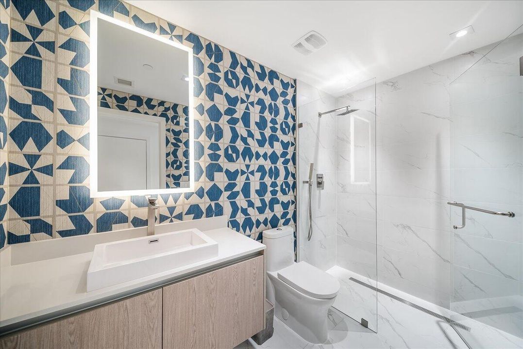 For Sale: $3,495,000 (2 beds, 2 baths, 2525 Square Feet)