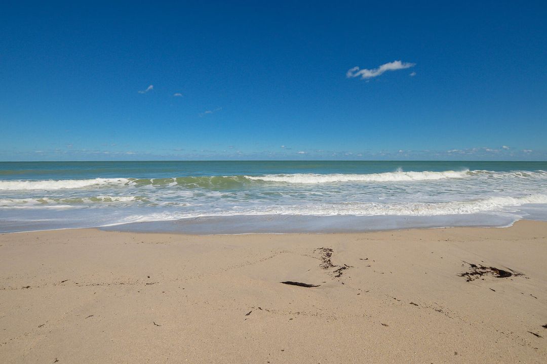 На продажу: $335,000 (2 спален, 2 ванн, 1053 Квадратных фут)