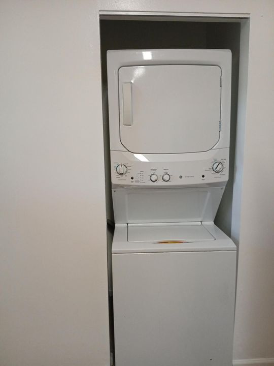 出租: $2,500 (2 贝兹, 2 浴室, 936 平方英尺)