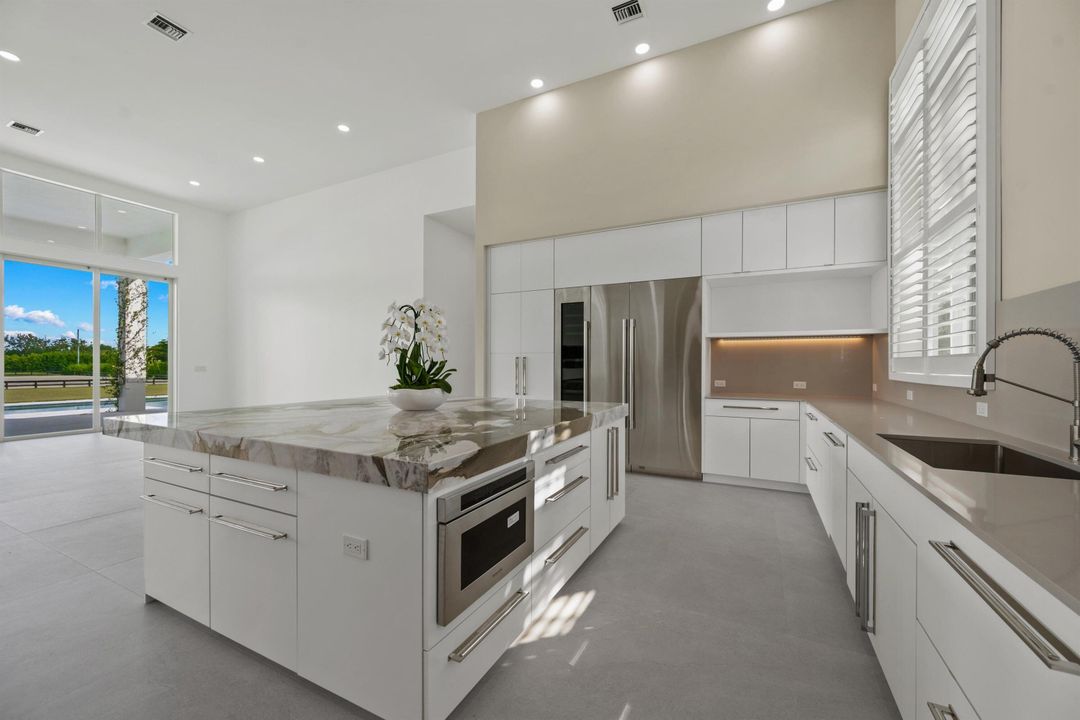 For Sale: $9,750,000 (4 beds, 5 baths, 5241 Square Feet)