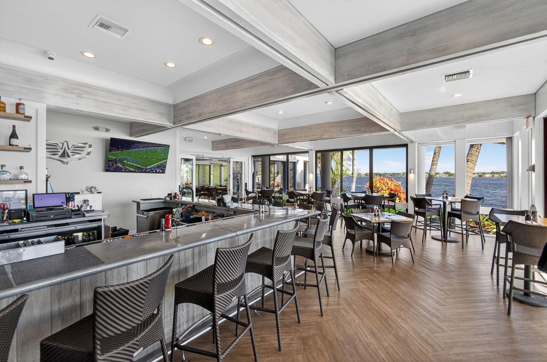 For Sale: $899,000 (2 beds, 2 baths, 1715 Square Feet)