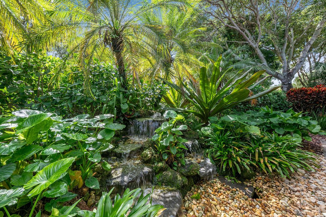 合同活跃: $775,000 (3 贝兹, 2 浴室, 2686 平方英尺)