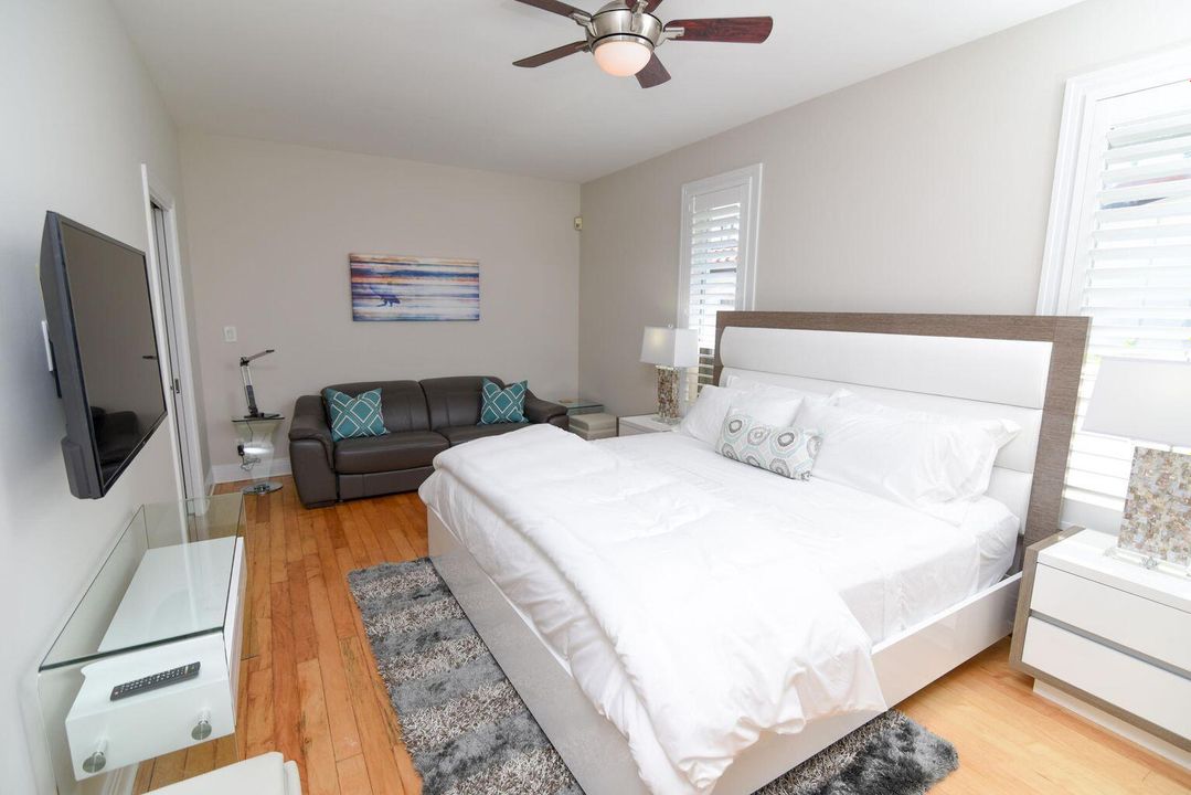 出租: $19,000 (3 贝兹, 2 浴室, 2798 平方英尺)