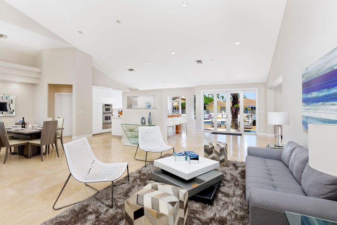 出租: $19,000 (3 贝兹, 2 浴室, 2798 平方英尺)