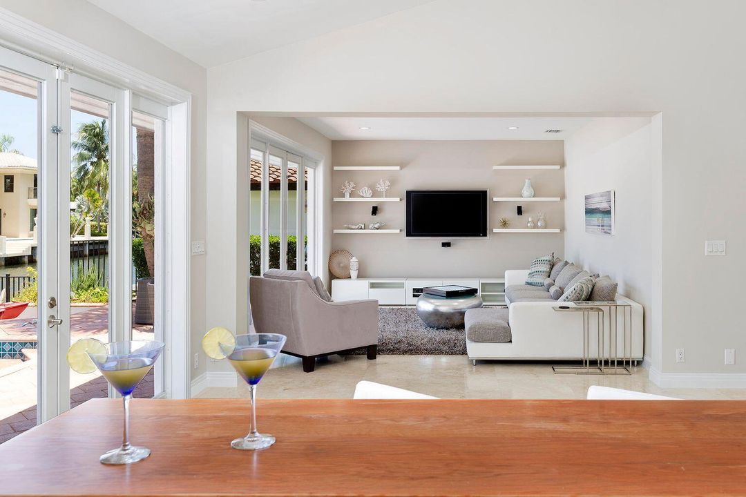 出租: $19,000 (3 贝兹, 2 浴室, 2798 平方英尺)