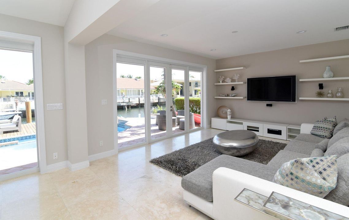 出租: $19,000 (3 贝兹, 2 浴室, 2798 平方英尺)