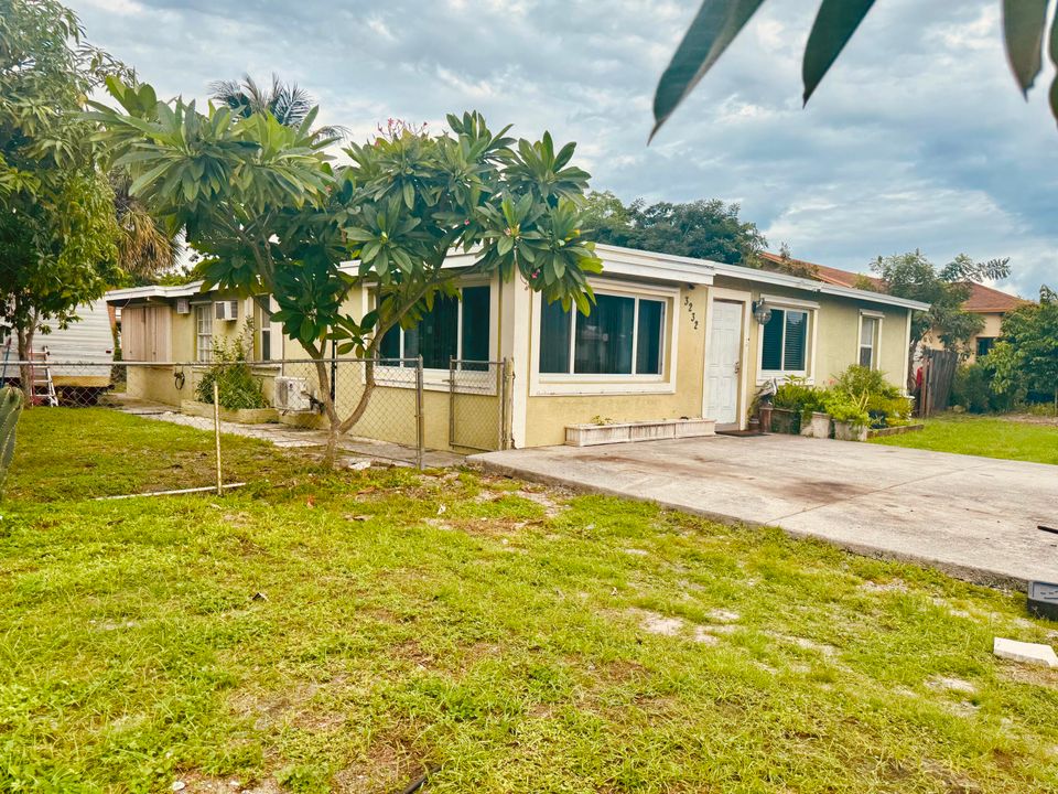 Active With Contract: $475,000 (0 beds, 0 baths, 1426 Square Feet)