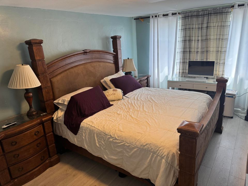 Active With Contract: $475,000 (0 beds, 0 baths, 1426 Square Feet)