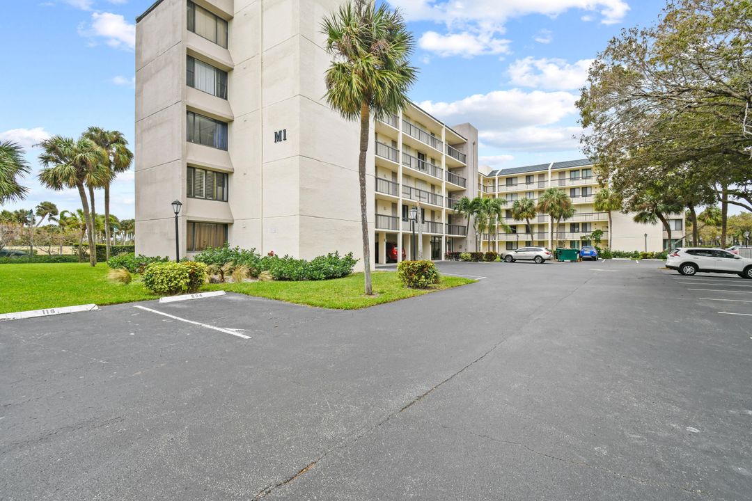 For Rent: $4,500 (2 beds, 2 baths, 1500 Square Feet)