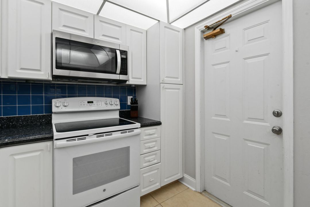 For Rent: $4,500 (2 beds, 2 baths, 1500 Square Feet)