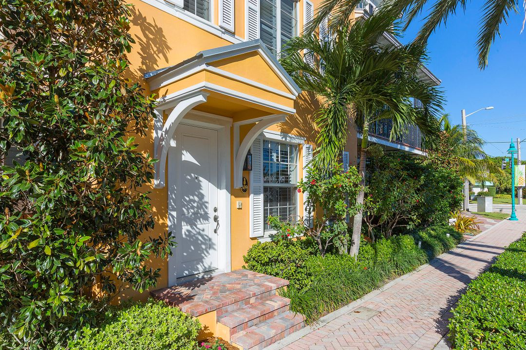 Active With Contract: $1,495,000 (3 beds, 3 baths, 2126 Square Feet)