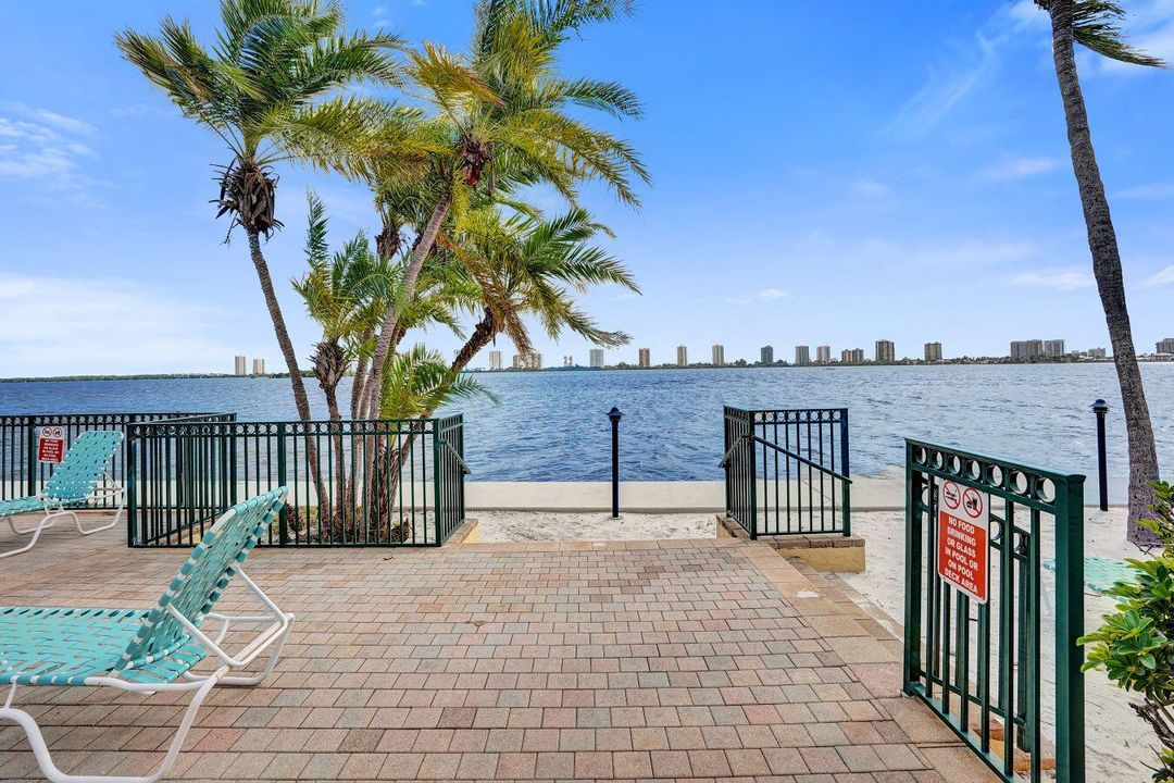 En Venta: $315,000 (2 camas, 2 baños, 1111 Pies cuadrados)