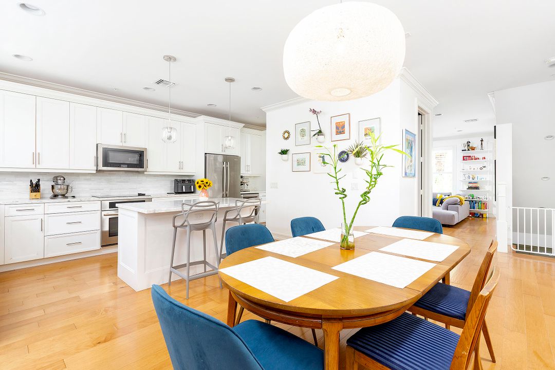 Active With Contract: $1,495,000 (3 beds, 3 baths, 2126 Square Feet)