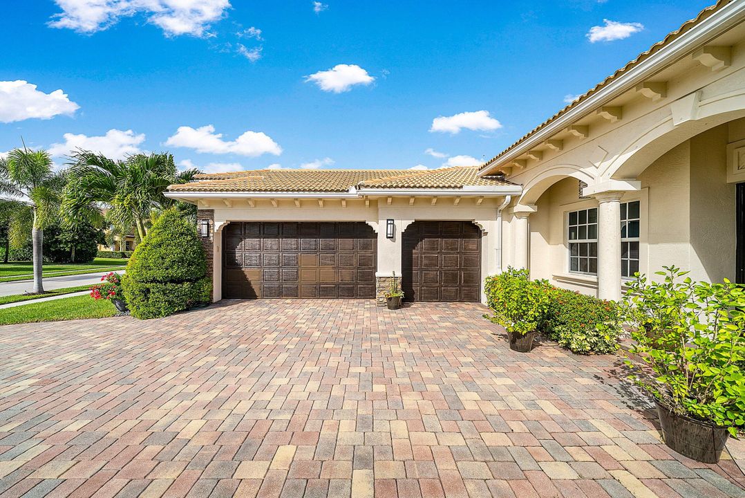 For Sale: $1,625,000 (4 beds, 3 baths, 3368 Square Feet)