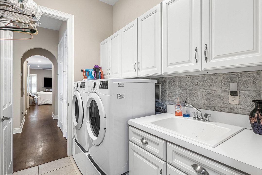 For Sale: $1,625,000 (4 beds, 3 baths, 3368 Square Feet)