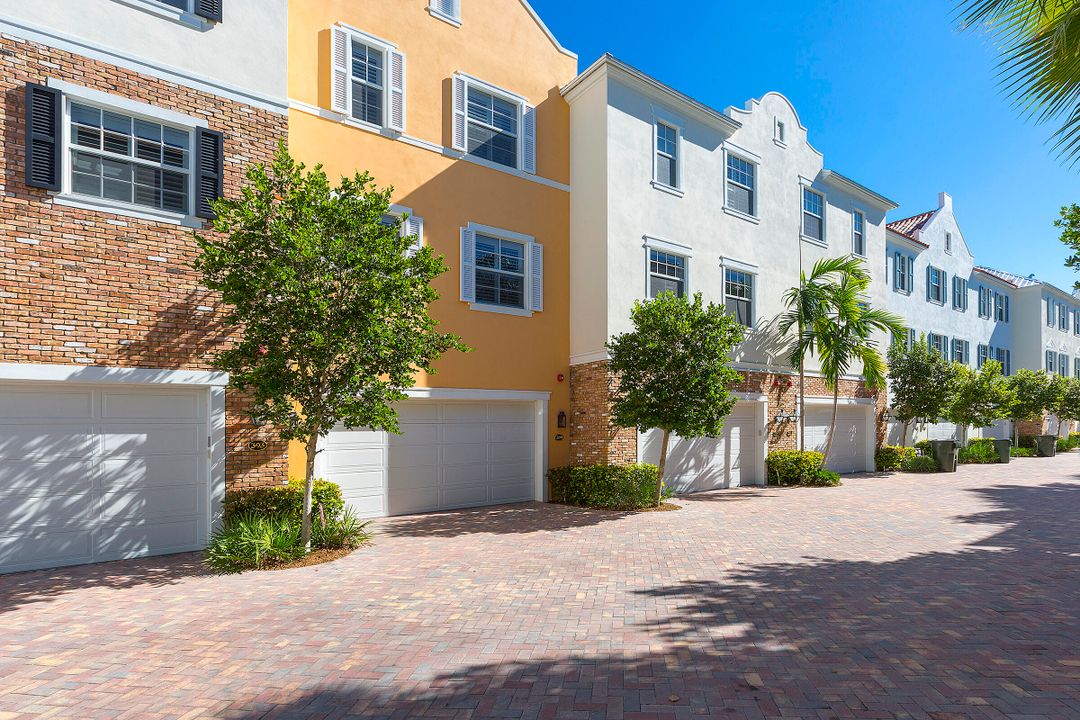 Active With Contract: $1,495,000 (3 beds, 3 baths, 2126 Square Feet)