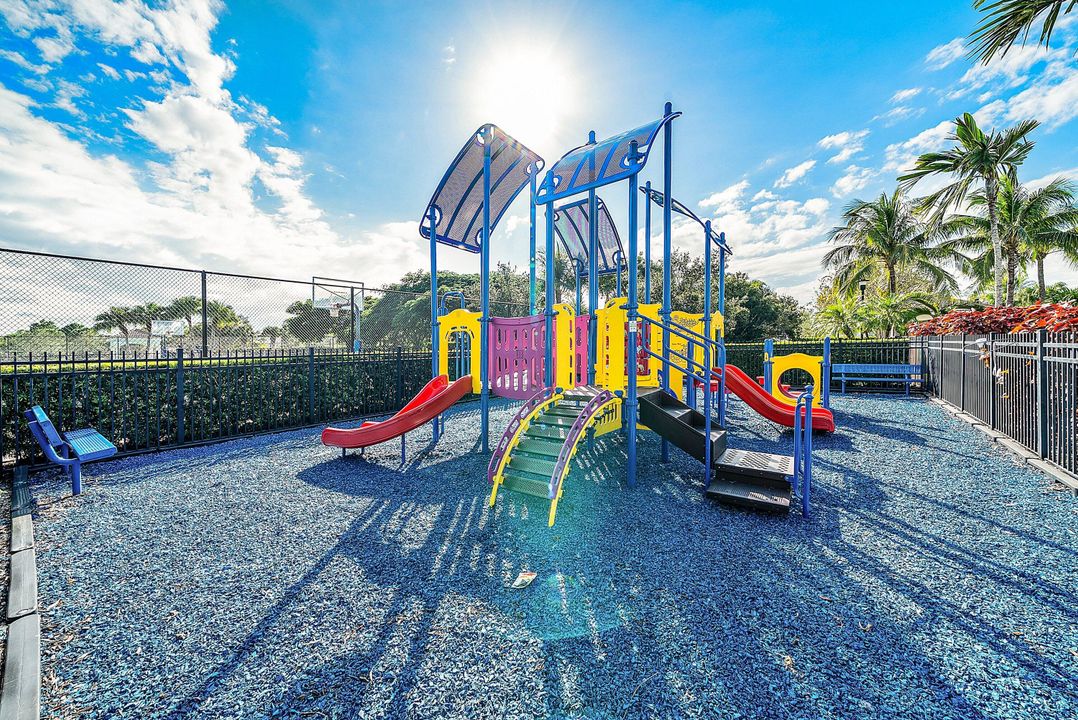 For Sale: $1,625,000 (4 beds, 3 baths, 3368 Square Feet)