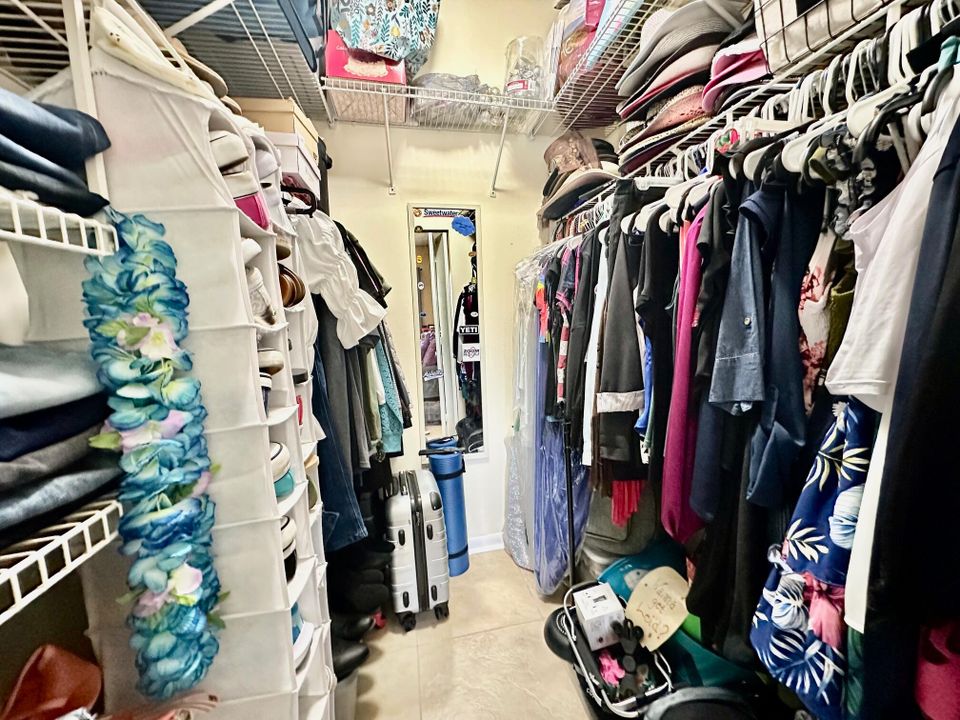 合同活跃: $1,675 (1 贝兹, 1 浴室, 650 平方英尺)