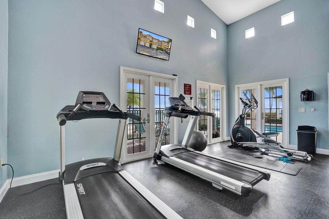 En Venta: $315,000 (2 camas, 2 baños, 1111 Pies cuadrados)