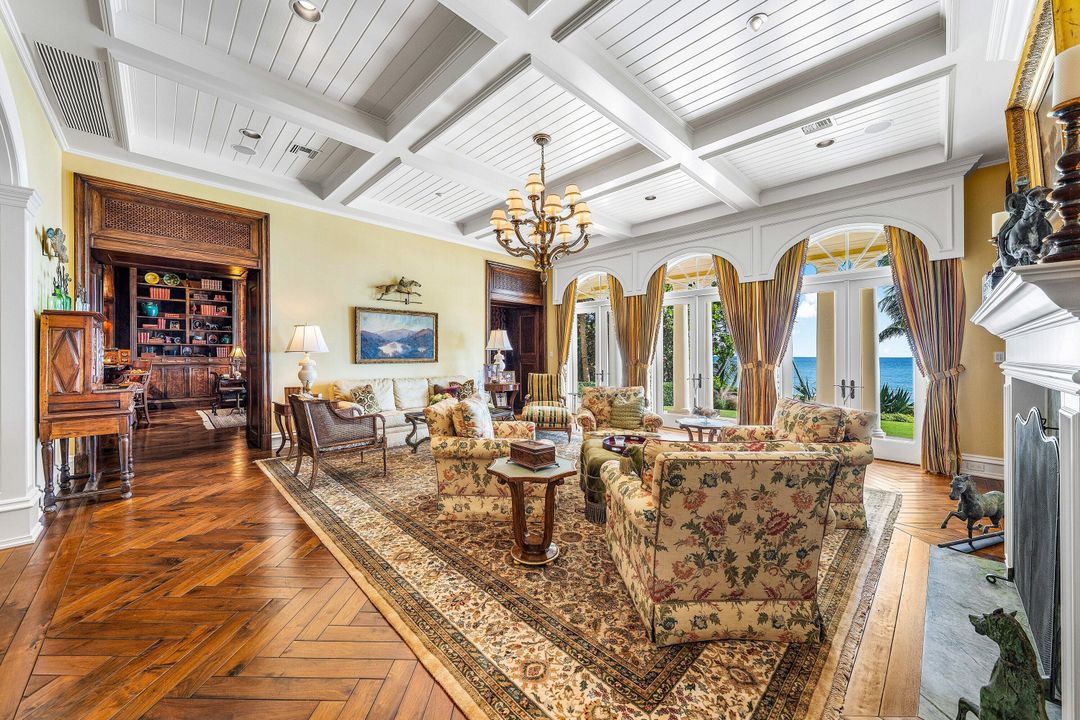 На продажу: $42,000,000 (8 спален, 8 ванн, 11096 Квадратных фут)