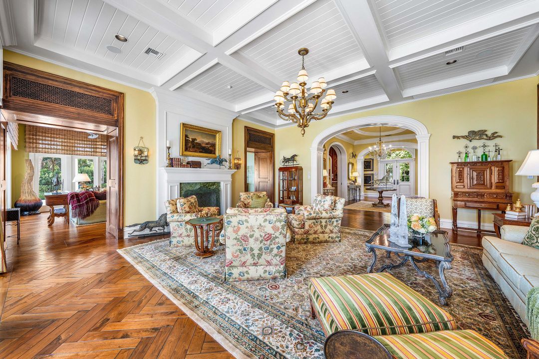 На продажу: $42,000,000 (8 спален, 8 ванн, 11096 Квадратных фут)