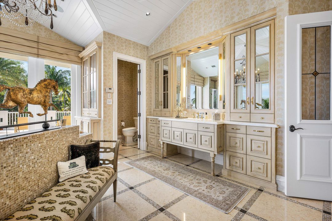 На продажу: $42,000,000 (8 спален, 8 ванн, 11096 Квадратных фут)