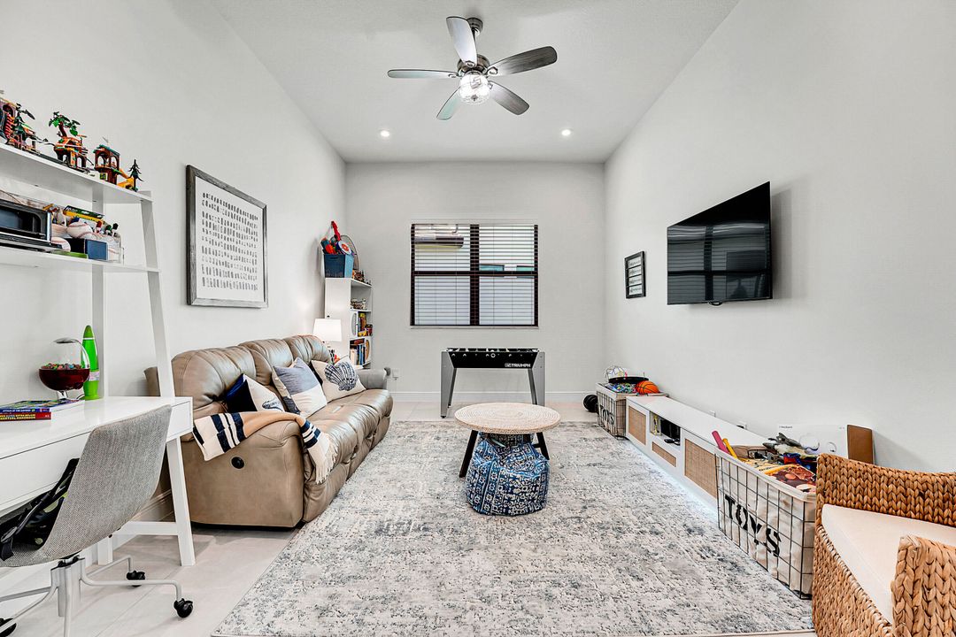 待售: $899,900 (3 贝兹, 3 浴室, 2586 平方英尺)