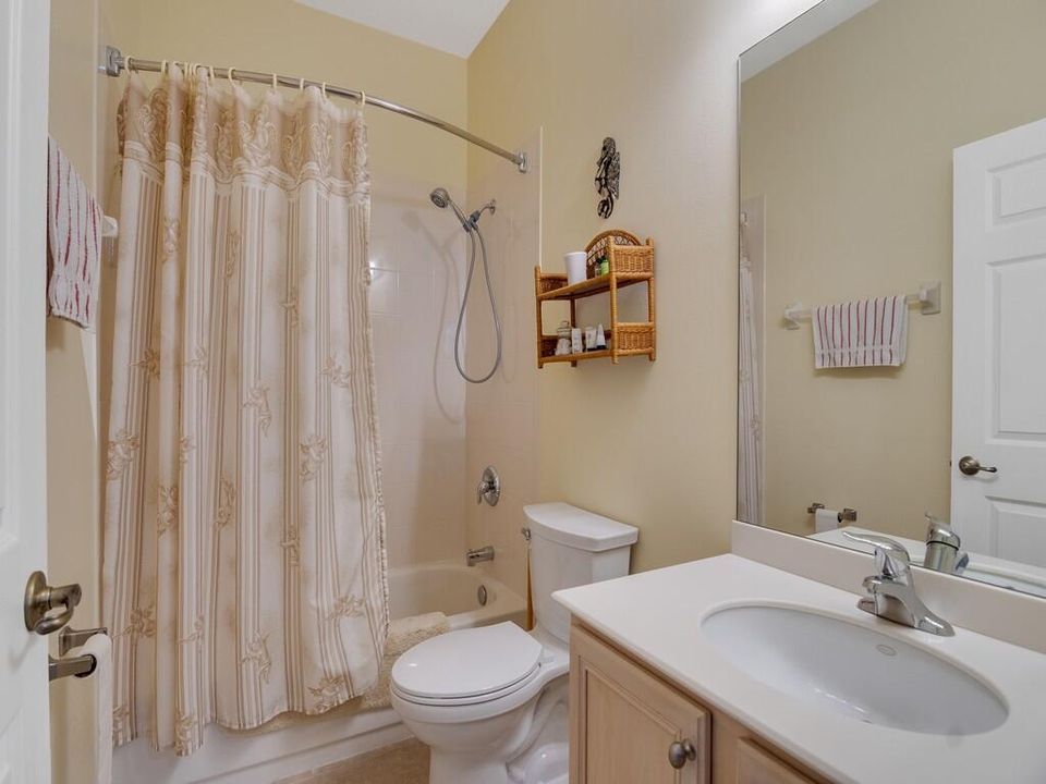 For Sale: $349,900 (2 beds, 2 baths, 1544 Square Feet)