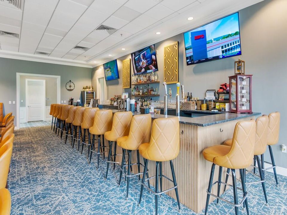 For Sale: $349,900 (2 beds, 2 baths, 1544 Square Feet)