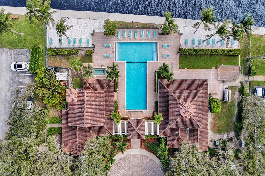 En Venta: $315,000 (2 camas, 2 baños, 1111 Pies cuadrados)