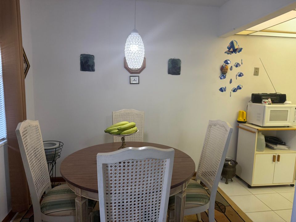 For Sale: $164,999 (2 beds, 1 baths, 795 Square Feet)