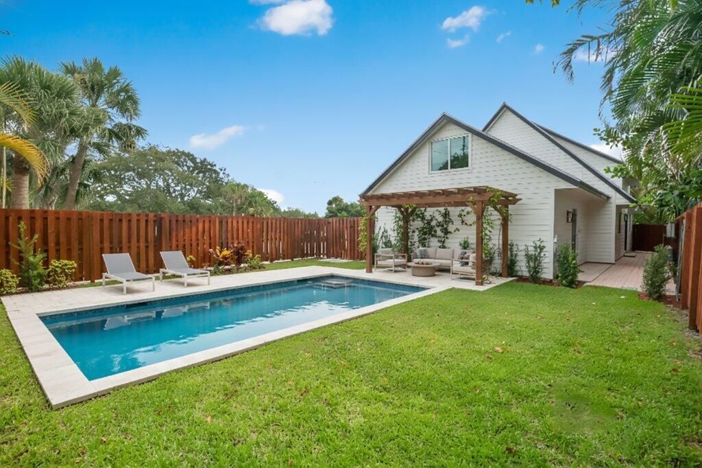 На продажу: $819,000 (3 спален, 2 ванн, 1817 Квадратных фут)